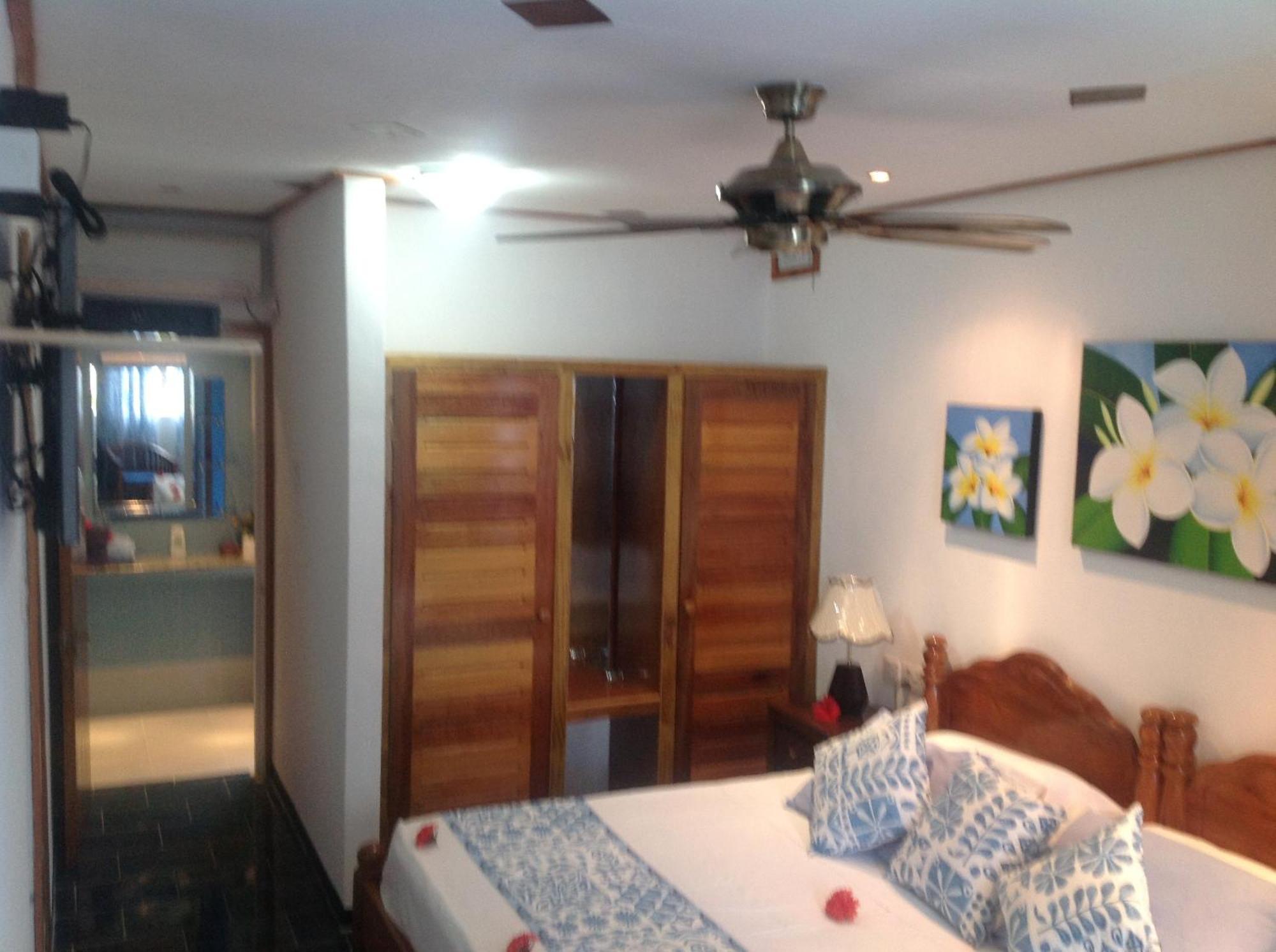 Sea View Lodge Baie Sainte Anne Room photo