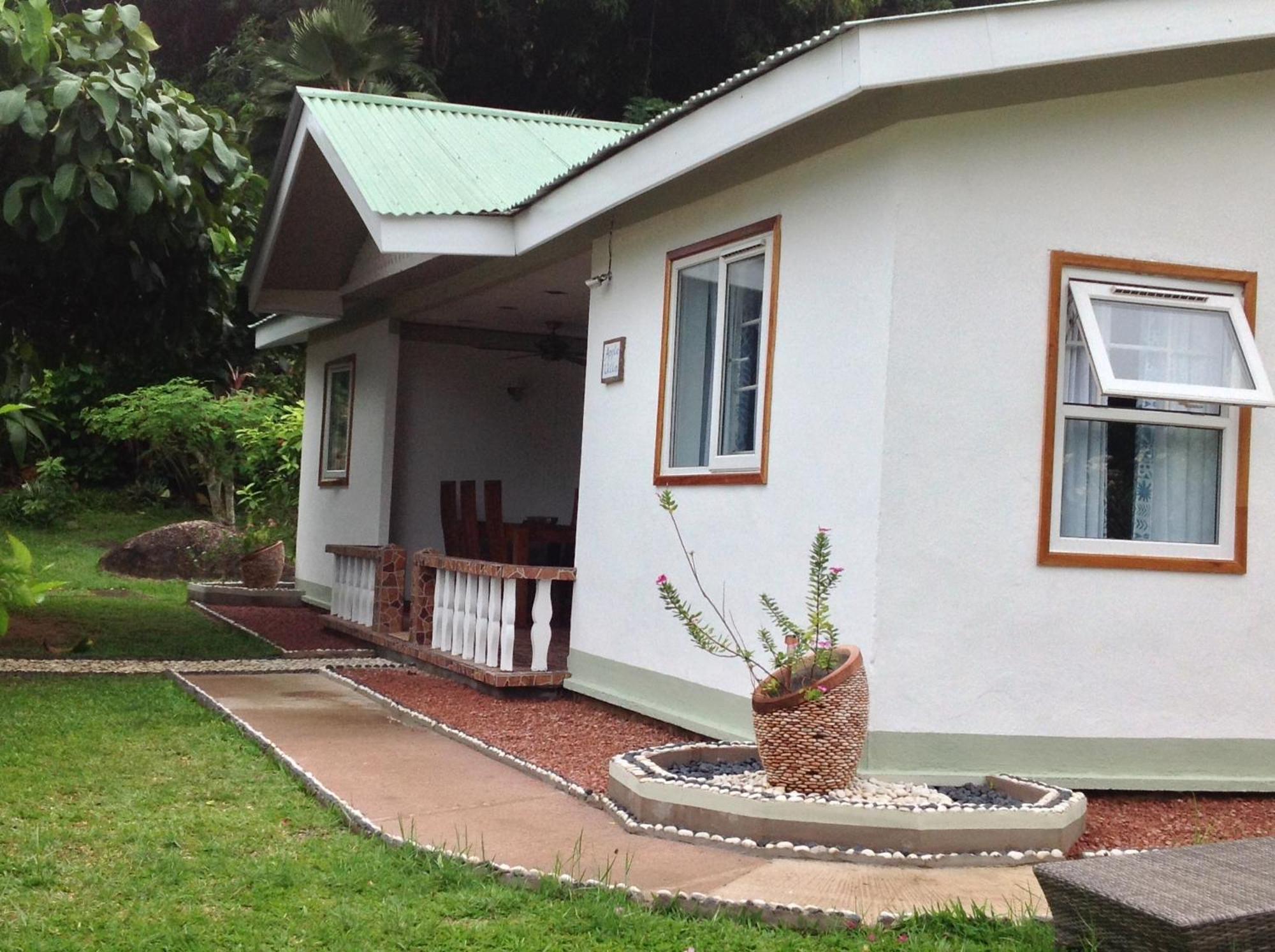 Sea View Lodge Baie Sainte Anne Room photo